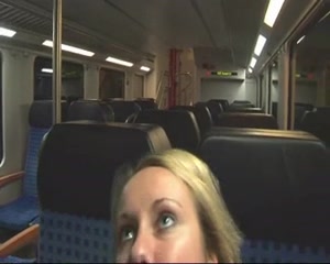 Любительская анальная мастурбация блондинки секс игрушкой в вагоне метро